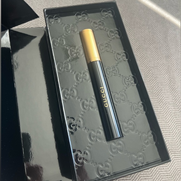 Gucci Le Magnétisme Volumizing Mascara - Picture 7 of 9